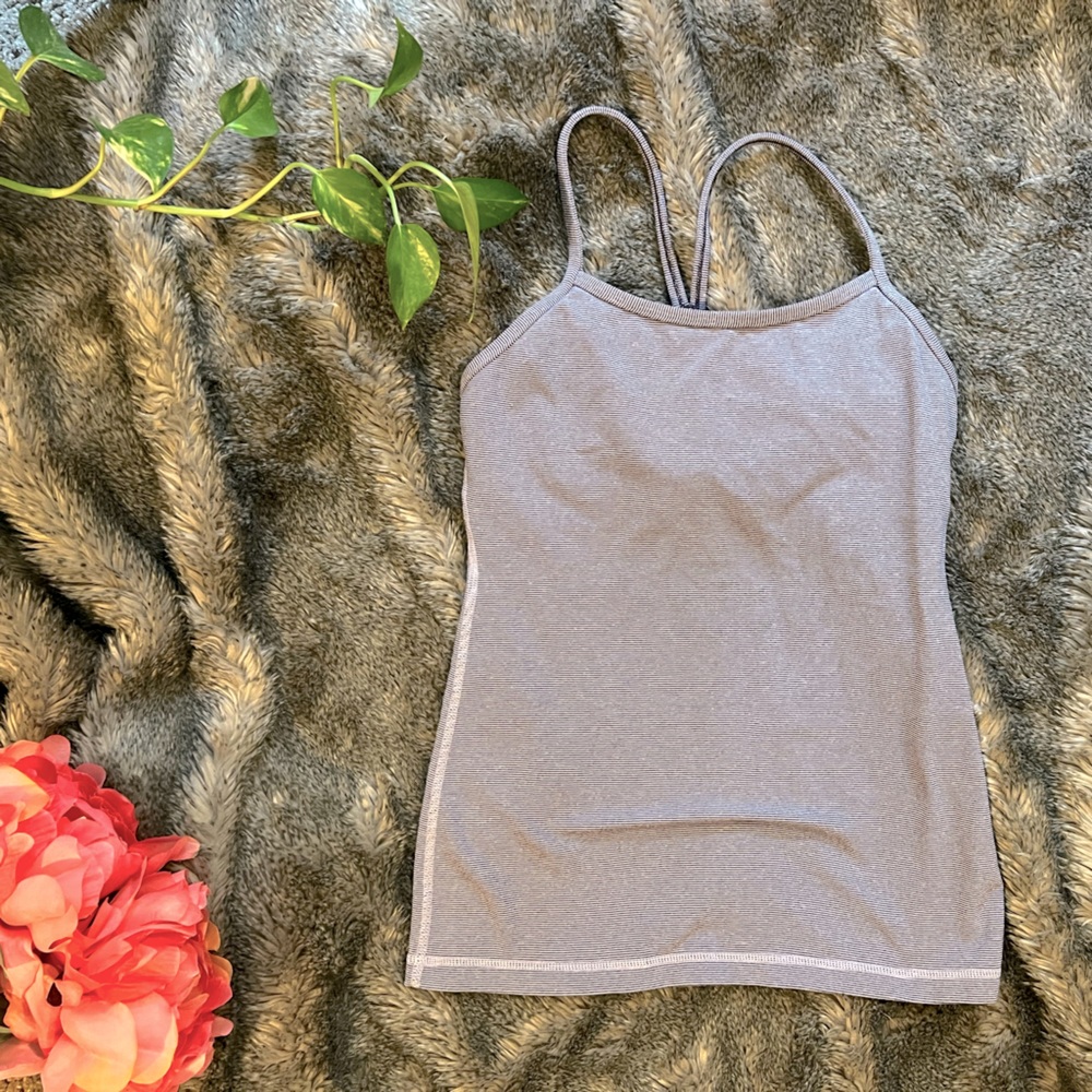 Lululemon workout tank w built in bra